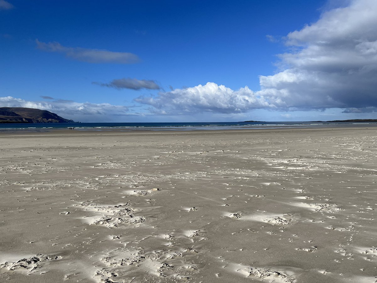 NCLPhysGeog's tweet photo. Sun splitting the sky again here on Day 3 of @NCLPhysGeog @NCL_Geography Donegal Fieldtrip at Tramore #dunes #ireland22 https://t.co/lGGtkK0Hvl