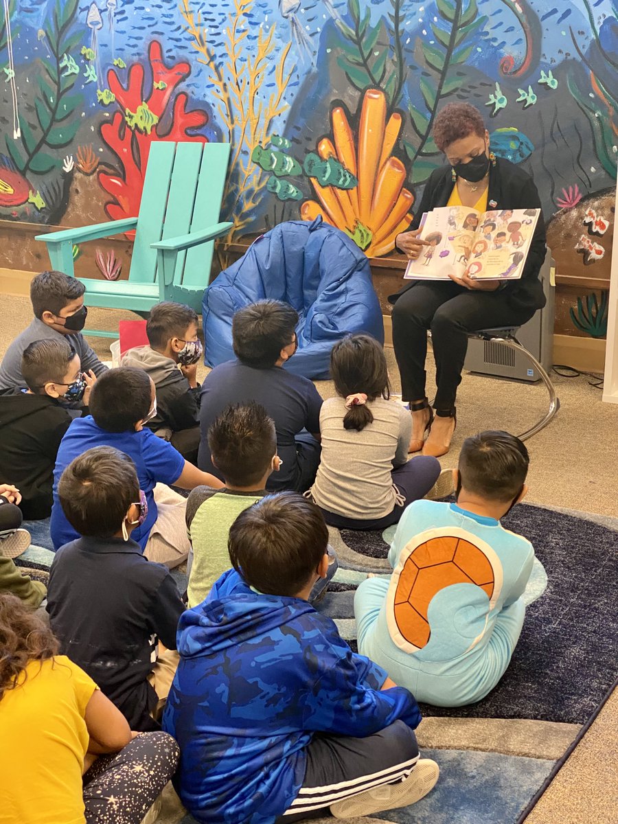 DEEPSanDiego's tweet photo. April 2nd is International Children’s Book Day! Your donation helps DEEP grow the home libraries of families in the Diamond Community of southeastern San Diego. Thank you for your support! https://t.co/JwtyRRZHqM
#DEEPSD #READ2KIDS #earlyreaders #futureleaders https://t.co/iRF6blW9k4