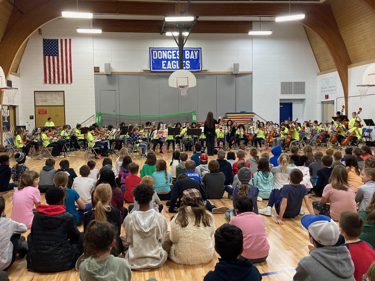 chrisgrayDB's tweet photo. 4th and 5th graders did an amazing job today at our orchestra assembly! Thanks for preparing them so well, @MTSDorchestras! 🎻 #DBEagles https://t.co/TyJ9QENN1p