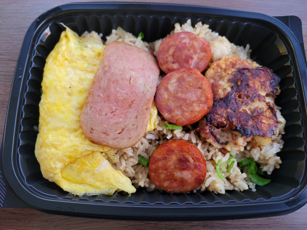 EdOshiro's tweet photo. Deluxe Breakfast Bento with Fried Rice from @Zippys #Kaimuki #NextStopZippys 🤙🤙🤙🤙🤙3/31/2022 #spam #Portuguesesausage #scrambledeggs #cornbeefhash #friedrice https://t.co/kjbFUsHHFE