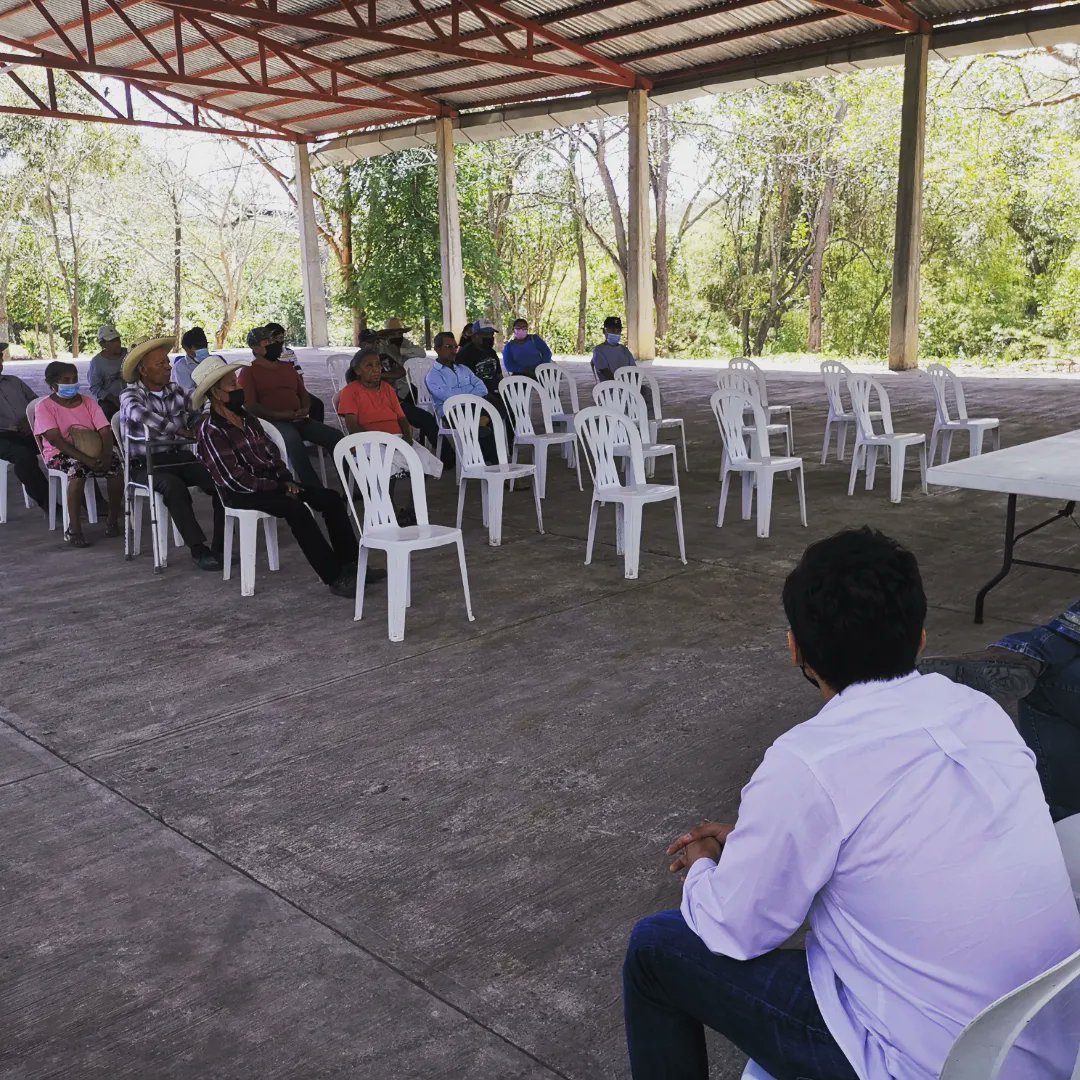 CLEUASLP's tweet photo. El día 24 de Marzo colaboradores de la Clínica de Litigio Estratégico de la UASLP viajaron a la comunidad de Coyoltujub en donde se brindó acompañamiento jurídico en la asamblea especial, en donde se tocó el tema referente a la parcela escolar.
#lacliniuaslp https://t.co/5kZRjbl46e