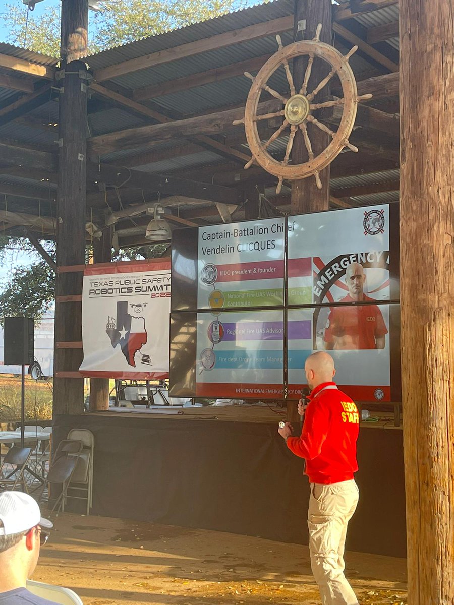 IEDOofficial's tweet image. #Day3 of Texas Public Safety Robotics Summit 🇺🇸 Today, our President @DronePompier made a world review about public safety drones in the world: legislation, GDPR, airspace management and standard of operation. #TXpsrobots #drones #safetydrones #rescuedrones #dronesforgood #Texas