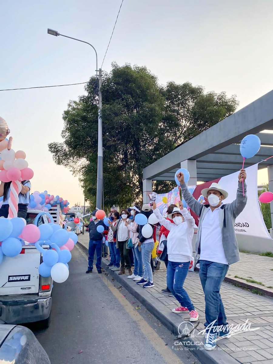 CorVidaFam's tweet photo. #TBT El Movimiento Avanzada Católica, presente en el Corso Rodante 🥳💙✨
#PerúEsProvida https://t.co/WM1dgxClya