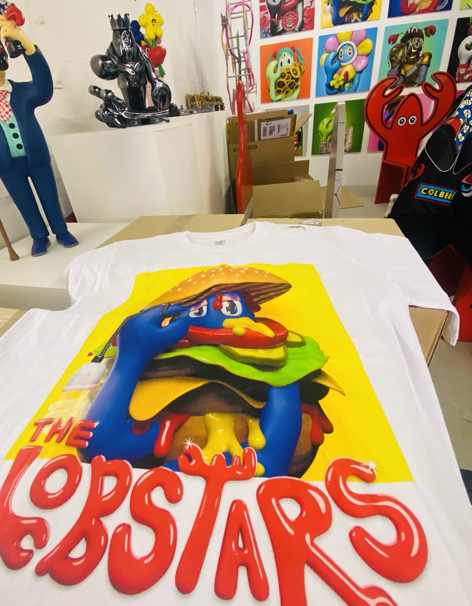 thelobstars's tweet photo. 😍LOBSTAR MERCH GIVEAWAY 🤩

🦞 3 x Mug, T-Shirt &amp; Lobstarlist Packs 🦞 

To Enter: 
🔸Follow @thelobstars
🔸Join Discord: https://t.co/tdQ2KRAv8q
🔸Say 'LOBSTAR MUGS' in Lobstar-Talk
🔸Tag 2 frens
🔸Like &amp; RT

You have 24h, good luck!! https://t.co/NtnswgN9b9
