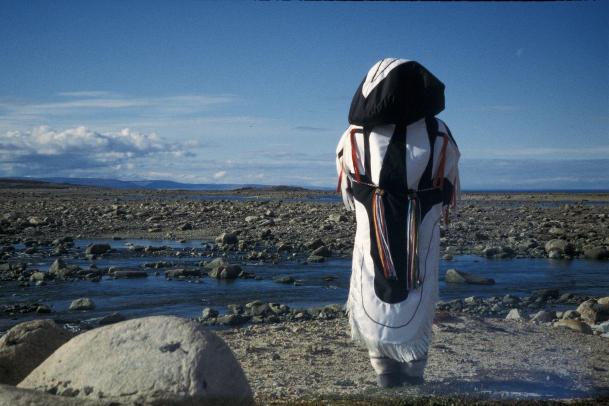 It’s #NationalIndigenousLanguagesDay! Today, we’re celebrating Indigenous languages in Canada, including #Inuktut, the Inuit language spoken by many people in #Nunavut. 

Learn Inuktut for free at tusaalanga.ca.