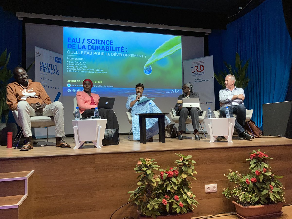 HENRYIsabelle22's tweet photo. Ce soir @l’ird met une fois encore l’eau au cœur d’un débat d’idées avec l’institut français de Dakar. Les chercheurs @URD @UADB @UGB mais aussi les entreprises @seneau sont présents avec le public pour en débattre #kalib #valerie #IRD https://t.co/VOzizN7hVl