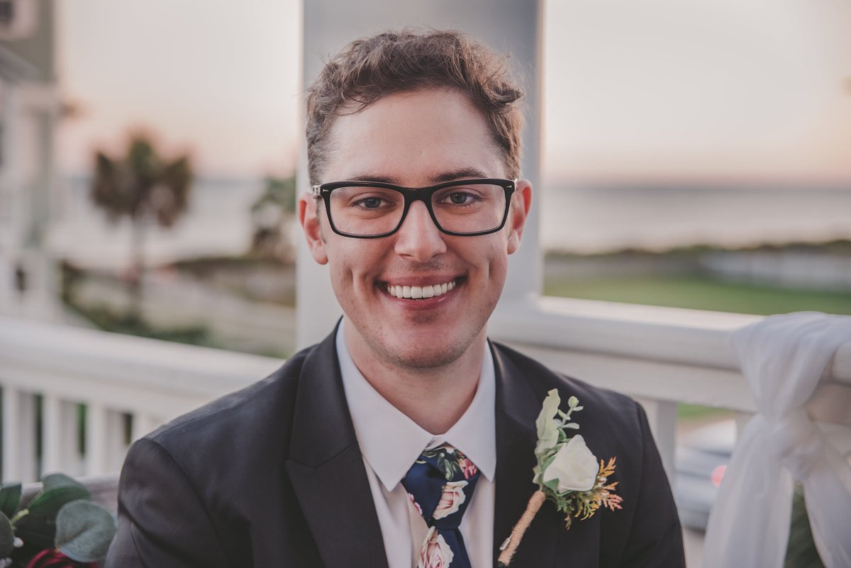 KateK_Writing's tweet image. Happy #TransDayOfVisibility to my amazing husband &amp;lt;3 Around this time last year he was in the hospital battling cancer. I am overwhelmed with gratitude to the doctors and nurses who treated him so he could be here for this day of trans celebration. #TDOV All my love, always. 🏳️‍⚧️