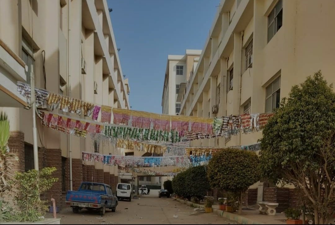 كان اها اسبوع متعب وفيه كل الضغط والسهر بس ختمناه ب احسن ختام ( وخصوصا لياا ) ❤️❤️❤️🦅
تاني سنه ع زينة رمضان ف كلية صيدلة وربنا مايقطعها عادة يااارب ويديم البهجة دي ويجازى كل اللى ساعد فيها ( وبالأخص ولاد دفعتي دفعة ٣ فارم دي )  ❤️❤️❤️❤️❤️❤️❤️❤️❤️❤️❤️❤️🌙🌙🌙
