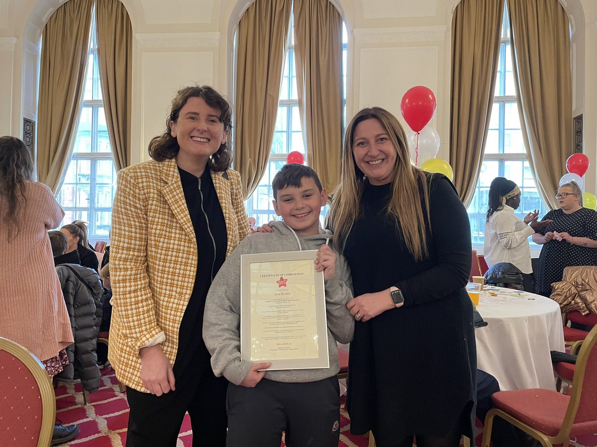 AnfieldRoadY6's tweet photo. We even saw some familiar faces! Lovely to see Alan at his graduation- we’ve missed him at Anfield Road but it was lovely to catch up over the ‘good old days’. So proud of him and his achievements! @actnforchildren https://t.co/8rF3xi4Bxa
