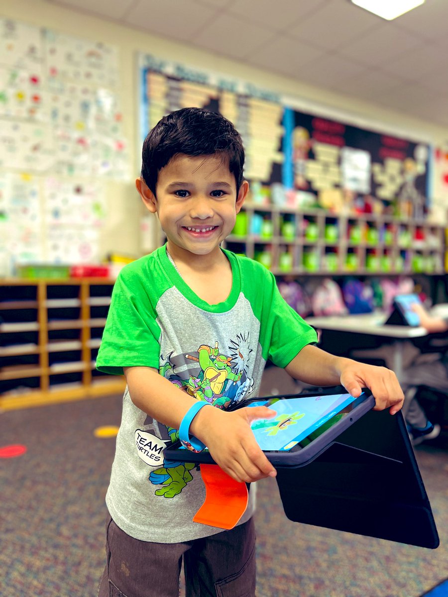 ✨ Nikki Jones tweet media