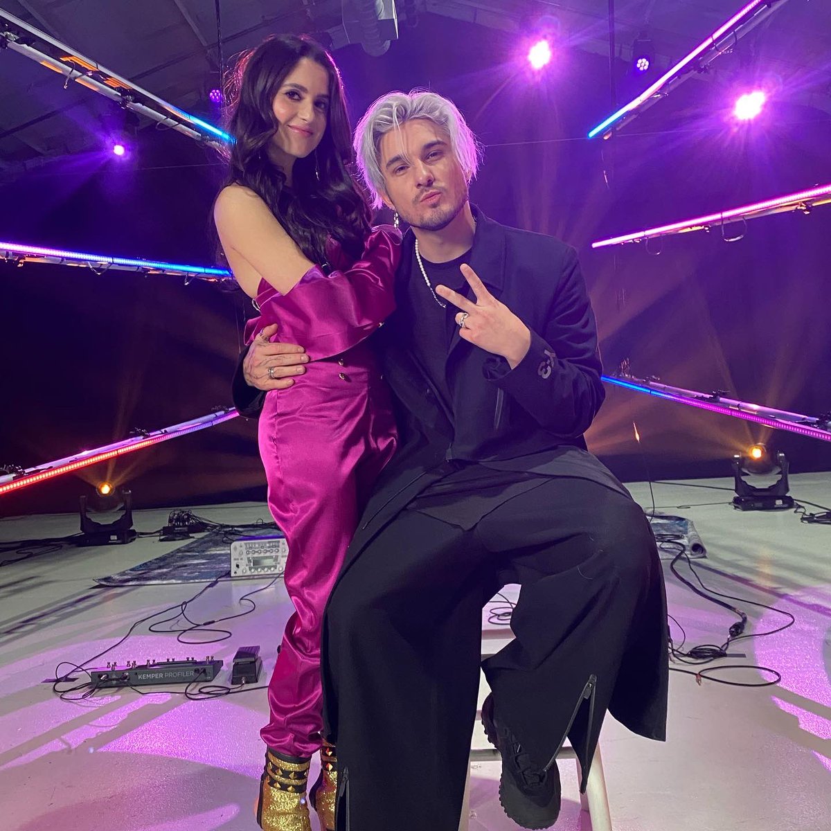lauramarano tweet picture