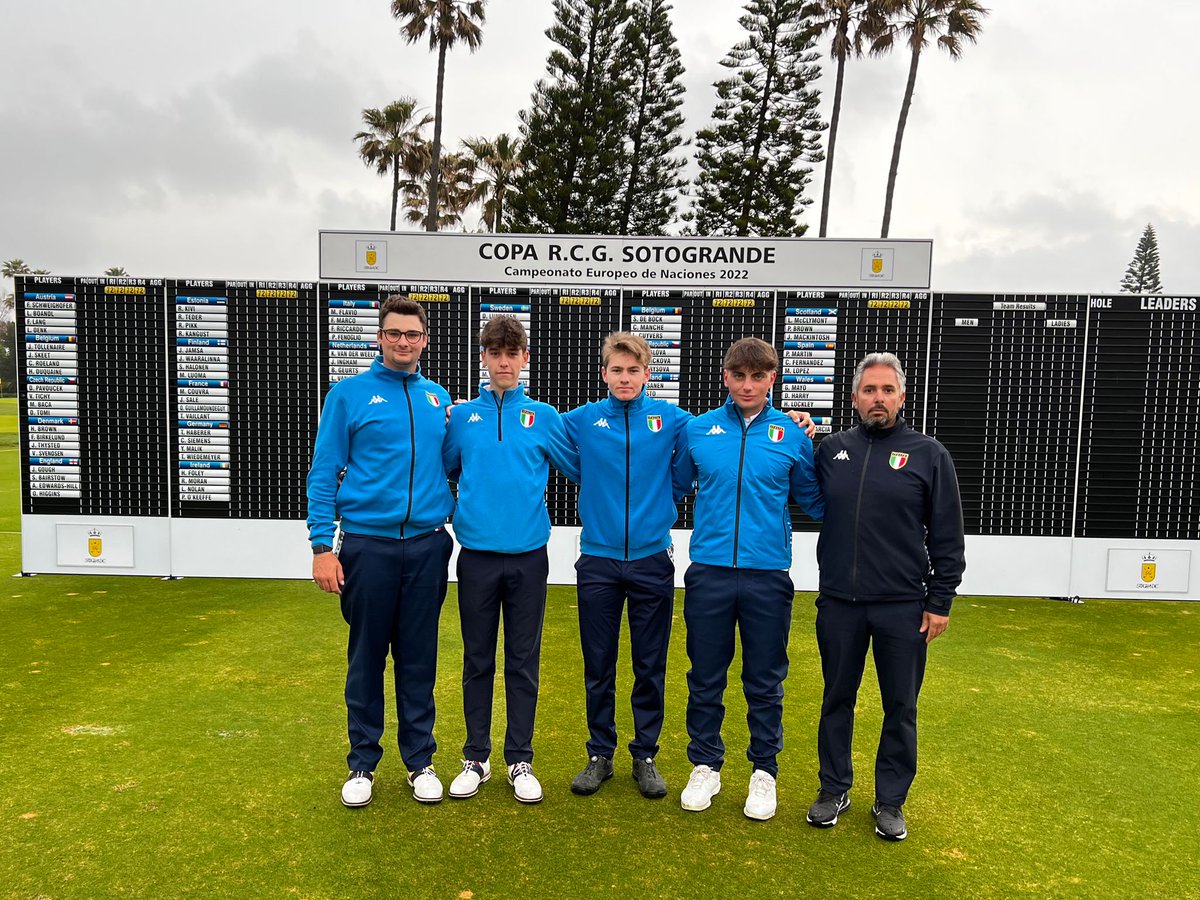 FederGolf's tweet photo. 📌 R2 Copa Real Club de Golf Sotogrande

Nella gara individuale in testa c'è ancora 🇪🇸 #Montojo con -6. 🇮🇹 Bene #Michetti che rimonta 12 posizioni: è 5/o con +4. #Fenoglio 35/o (+12), #Florioli 38/o (+13), #Fantinelli 58/o (+18). https://t.co/f1vOqWLV5C
