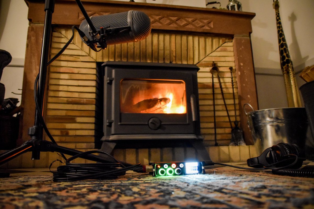 DansSounds's tweet photo. #Recording my slow descent into a hermit 

#sounddesign #Audio https://t.co/15CviqBVuW