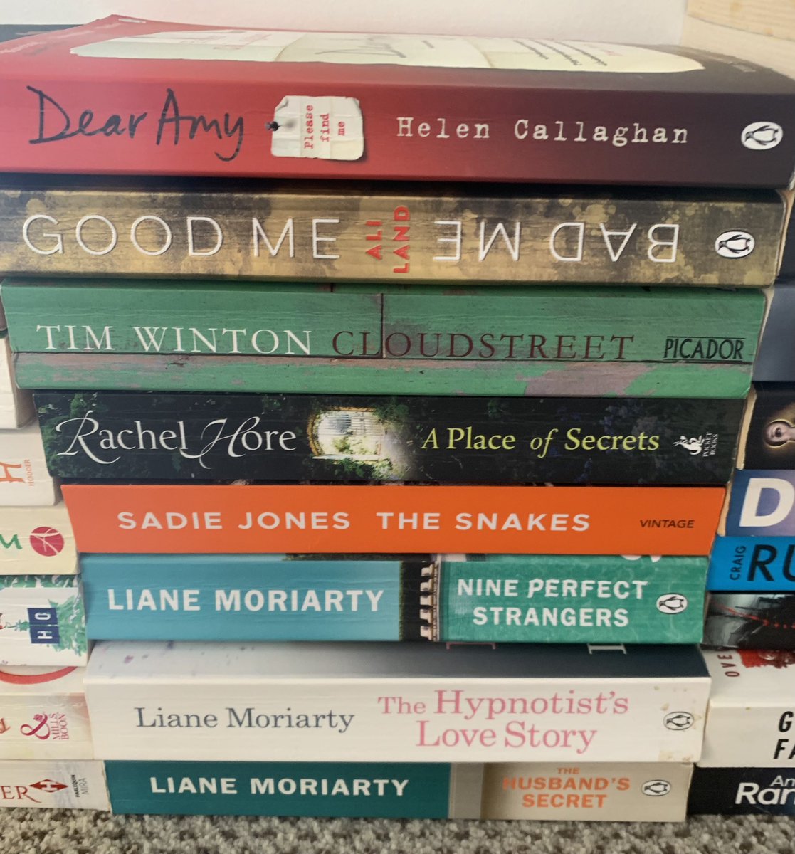 jhbrines's tweet photo. BIRTHDAY BOOK GIVE AWAY📚📚:  A book give away as it’s my birthday🎂. Just RTW for the chance of winning your pick of 4 books from a good selection (see photos). Will choose  winner this Saturday. UK only (sorry🙁)
@ClareJanetMason - it’s been a while but can you do usual😘👍 https://t.co/HL1vmEvrLN