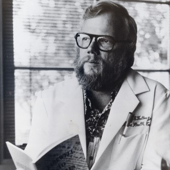 vivant_pro's tweet photo. The original #skincare disruptor, Vivant founding formulator James E. Fulton, MD, PhD: Co-developed Retin-A•Pioneered the use of mandelic acid•First to combine acids &amp; vitamin A•Developed &amp; patented non-prescription gold standard vitamin A propionate ⠀⠀⠀⠀⠀⠀⠀� https://t.co/TQ5MqaIPdI