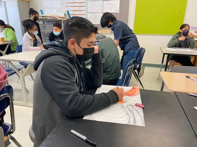 AIC_Dual's tweet photo. Middle students in Ms. Child's art classes are working on optical illusion projects.  @AlbanyENL @albanyschools #allinforalbany https://t.co/gST8UP9Fj2