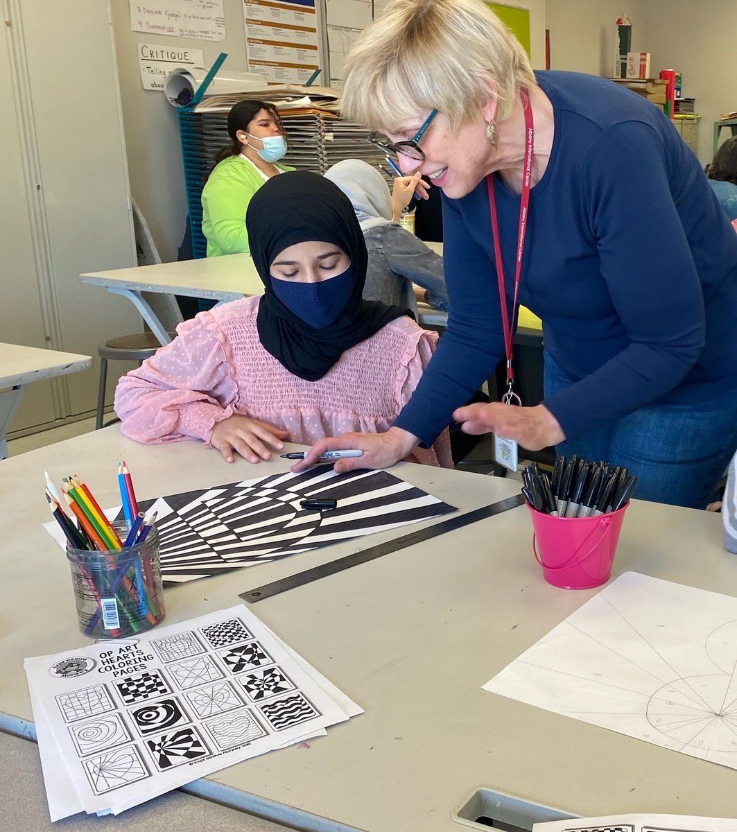 AIC_Dual's tweet photo. Middle students in Ms. Child's art classes are working on optical illusion projects.  @AlbanyENL @albanyschools #allinforalbany https://t.co/gST8UP9Fj2