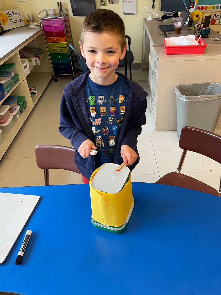 1RFirstGraders's tweet photo. We are all smiles showing off our homemade instruments to go along with our sound science unit! 🎸🥁 https://t.co/pFSQkbGbQE