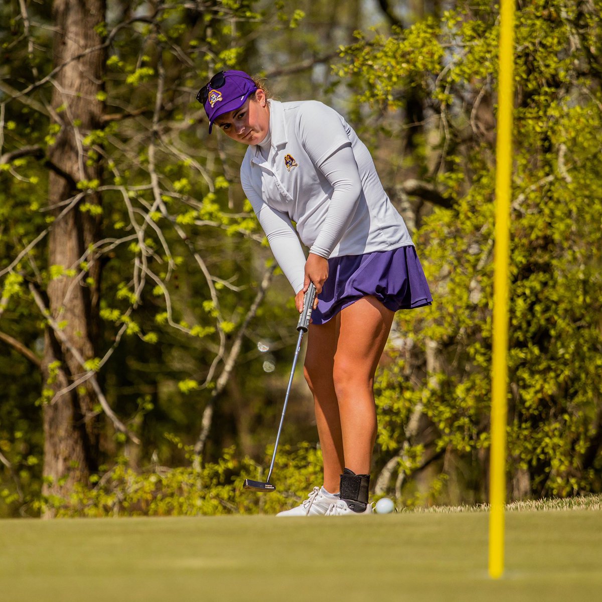 Your <a href="/American_Conf/">The American</a> 𝐏𝐥𝐚𝐲𝐞𝐫 𝐨𝐟 𝐭𝐡𝐞 𝐖𝐞𝐞𝐤: <a href="/KathrynCarson18/">Kathryn Carson</a> 🤩

ecupirates.com/news/2022/3/31…

#PirateNation 🏴‍☠️