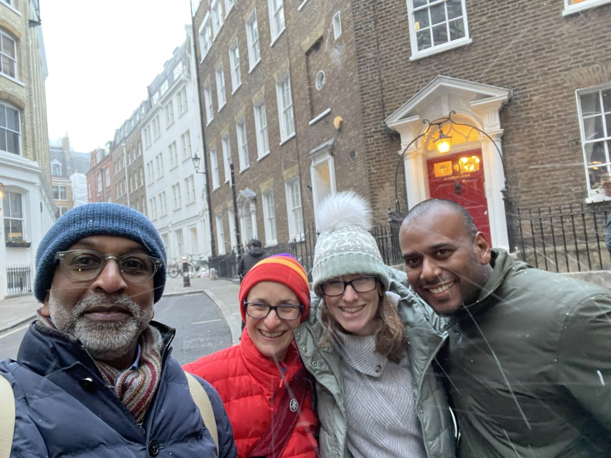 rajthur's tweet photo. Team building - renal style - in the snow https://t.co/J4FfAl8OTn