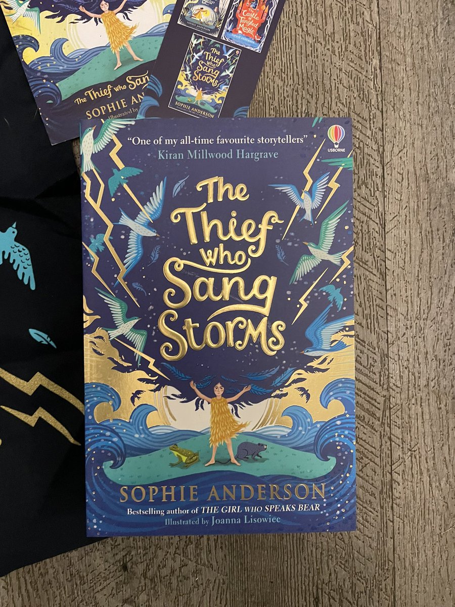 Book delivery from <a href="/Wonder_Bookshop/">Wonderland Bookshop</a> can’t wait to dive into the new book by <a href="/sophieinspace/">nasa geek</a> and I will be completely using the tote bag wherever I go from here on in! <a href="/_Reading_Rocks_/">ReadingRocks</a> <a href="/Usborne/">Usborne Publishing</a>