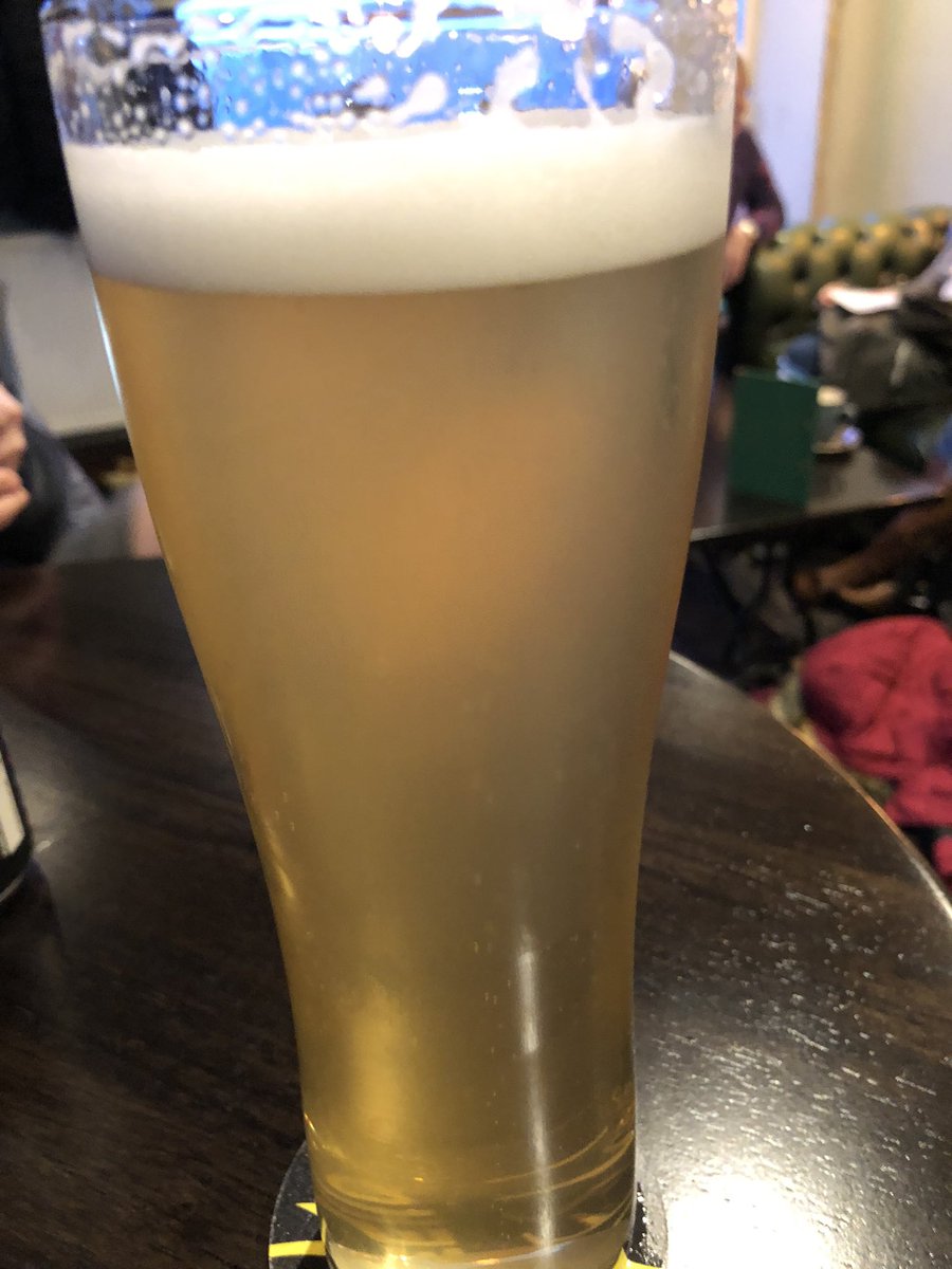 craftwo04350732's tweet photo. On for a good night tonight @deyabrewery #intothehazel  #lemonsour from @LervigBeer and the @WishboneBrewery  #tillerpin is still on in the local ,#thursday #friday #happydays https://t.co/vFWUbeEfMS