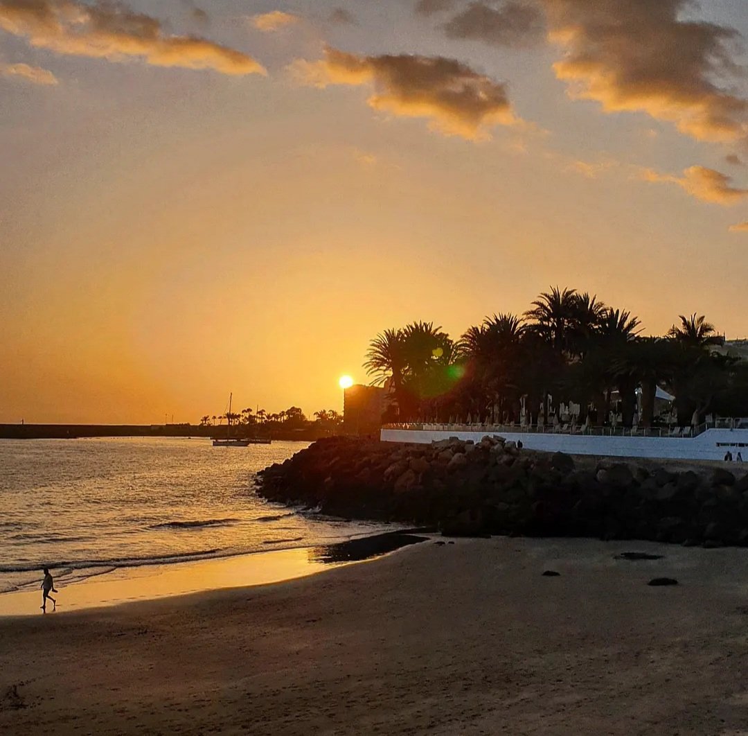 albarodriguezhe's tweet photo. Último atardecer de Marzo!!.🌞 #playa #Patalavaca #Mogan #GranCanaria #31DeMarzo #FelizNoche @EmocionesCan @gcabrerar80 https://t.co/TuPJ4GeRYl