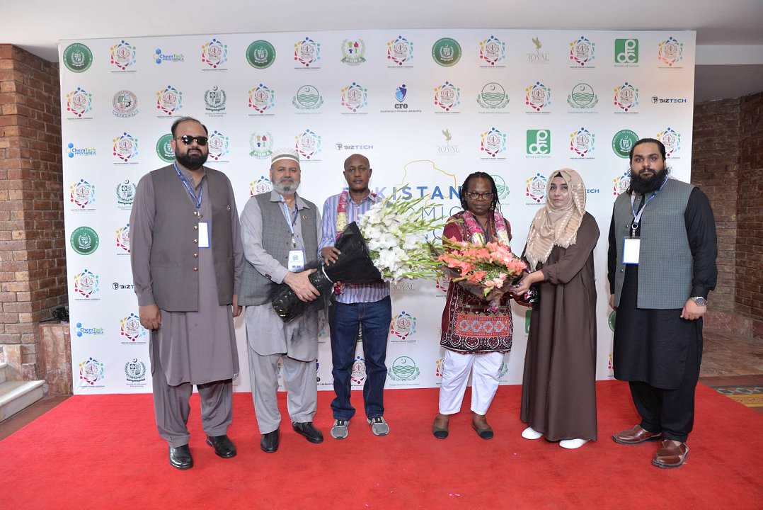 pakecocon's tweet photo. Guest Arrival at PEC2022! Warmly welcome by the protocol committee
#PakistanEconomicConference #PEC2022 #SerenaFsd #fsdcon2022 #pakecocon2022 #firstconfsd https://t.co/SMHFrM9QsT