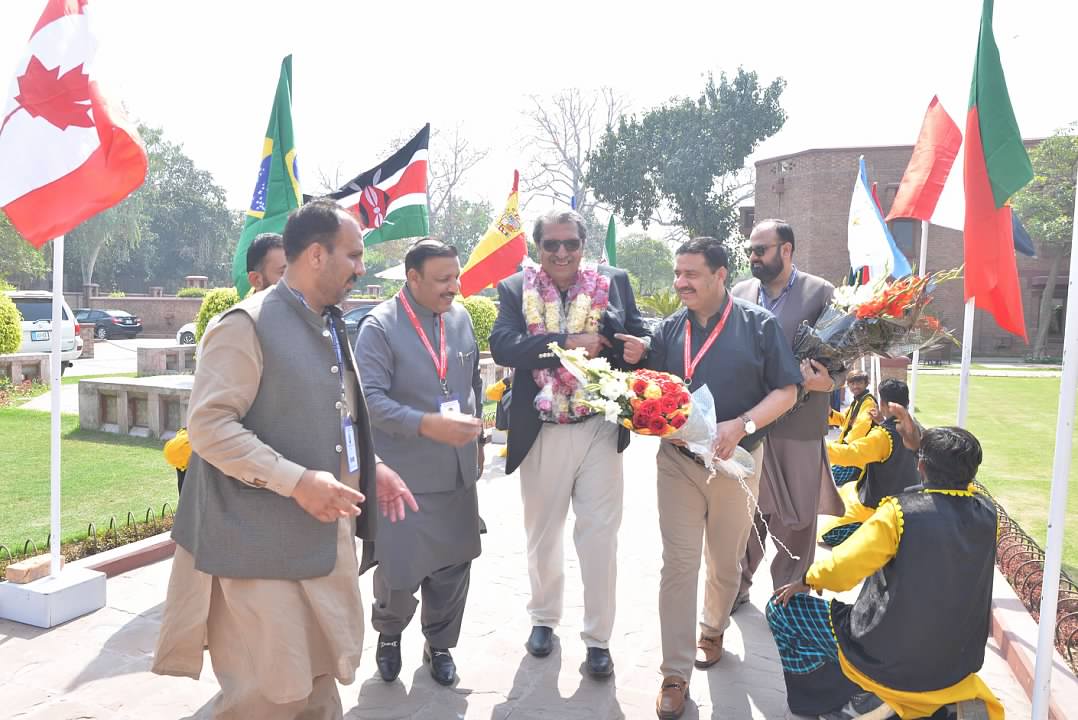pakecocon's tweet photo. Guest Arrival at PEC2022! Warmly welcome by the protocol committee
#PakistanEconomicConference #PEC2022 #SerenaFsd #fsdcon2022 #pakecocon2022 #firstconfsd https://t.co/SMHFrM9QsT