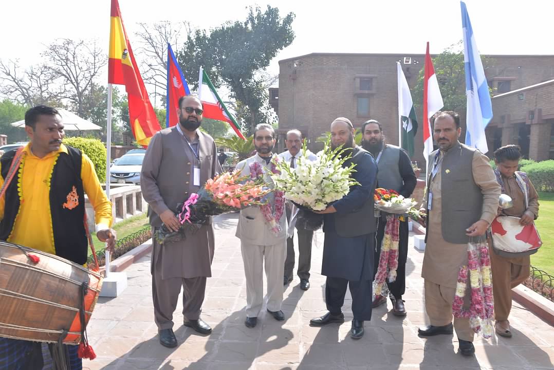 pakecocon's tweet photo. Guest Arrival at PEC2022! Warmly welcome by the protocol committee
#PakistanEconomicConference #PEC2022 #SerenaFsd #fsdcon2022 #pakecocon2022 #firstconfsd https://t.co/SMHFrM9QsT