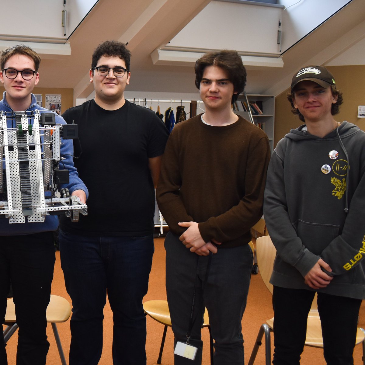 IspRobotics's tweet image. The First FalconTech robot using @vexrobotics equipment! 

Meet the Team!

Captain: YoonJae K.
Builders: Marek K., YoonJae K., Declan H., &amp;amp; Sebastian S.
Programmers: Behdad N., Ahaan P., &amp;amp; Jacob L.
Drivers: Marek K.

#robotics #roboticscompetition #byron #falcontech #isp #prague