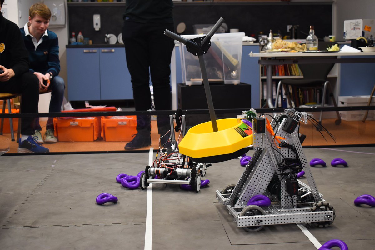 IspRobotics's tweet image. The First FalconTech robot using @vexrobotics equipment! 

Meet the Team!

Captain: YoonJae K.
Builders: Marek K., YoonJae K., Declan H., &amp;amp; Sebastian S.
Programmers: Behdad N., Ahaan P., &amp;amp; Jacob L.
Drivers: Marek K.

#robotics #roboticscompetition #byron #falcontech #isp #prague