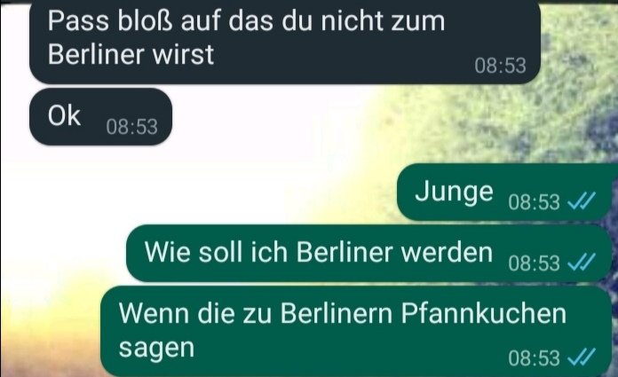 mermiur's tweet photo. Kein #berlin bashing, aber mal ernsthaft
#pfannkuchen #berliner https://t.co/Ae7DkWc1Y2