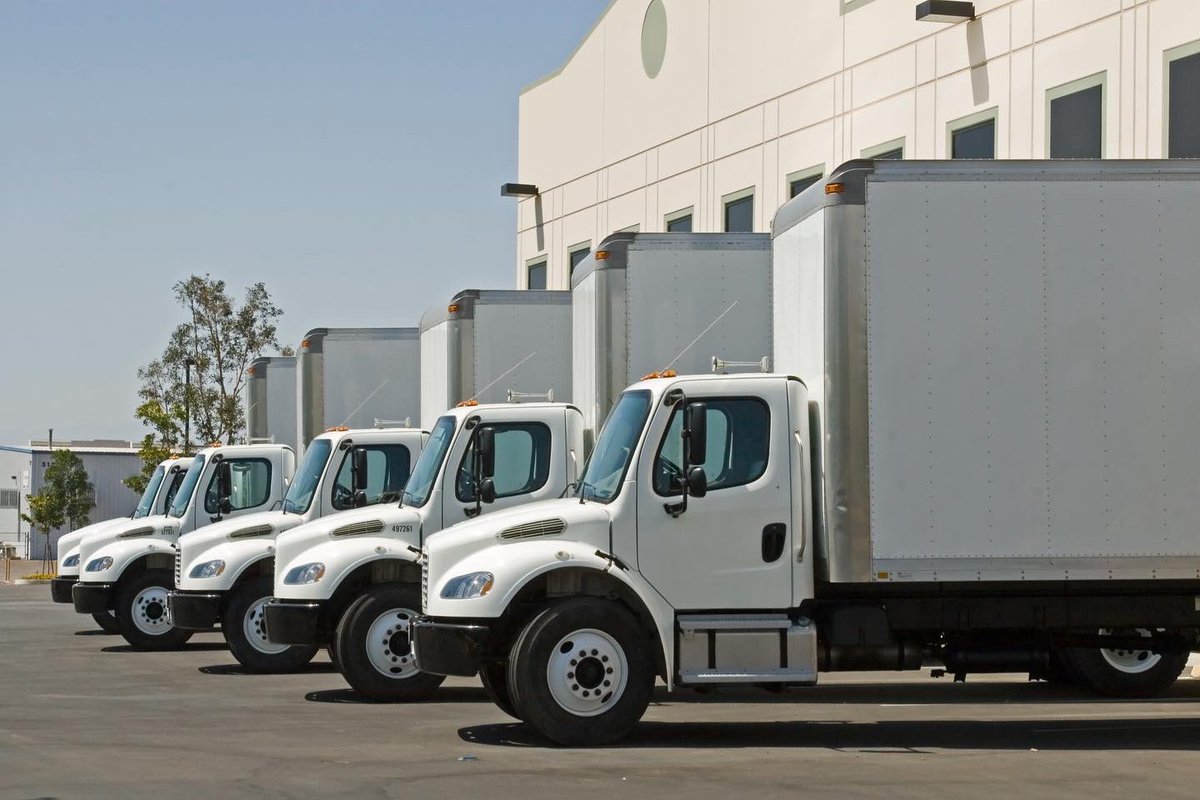 famyard's tweet photo. Whether you’re struggling to streamline load distribution to trucks or you want to save money without compromising quality, we’ve got you covered.

#logisticssolutions #dispatch #freight #nationwide #trucking #truck #dispatching #truckdispatchers #boxtrucks #semitrucks #famyard https://t.co/63dSAJJC03