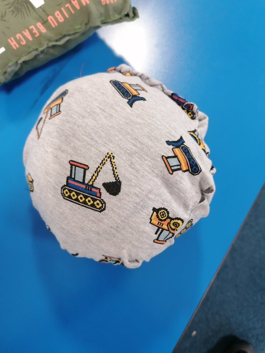 MrsReyn_EHPA's tweet photo. Year 6 DT project completed! We reused clothes to snip and sew our very own cushions. Very impressive work 👌👏 https://t.co/ayX5G4e7mV