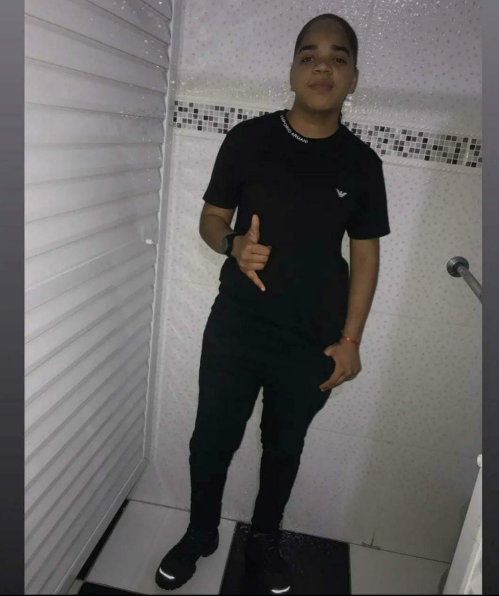 Deboro12's tweet photo. Só tenho que agradecer a Deus por mais um ano de vida Pela minha família é todos aqueles de bem que me cercam Peço saúde e paz pra correr atrás dos meus objetivos e realizar meus sonhos Smp grata por tudo Obgd papai do céu por mais Um Ano De Vida #Parabéns_Pra_Mim.🙌🏻😍🥳🥳🥳🥳 https://t.co/KgzhO0wywz