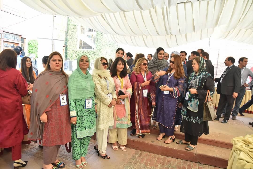 pakecocon's tweet photo. After attending the panel discussion participants enjoyed tea on Day 1 of PEC. ☕
#PakistanEconomicConference #PEC2022 #SerenaFsd #fsdcon2022 #pakecocon2022 #firstconfsd https://t.co/6p812T6bbC