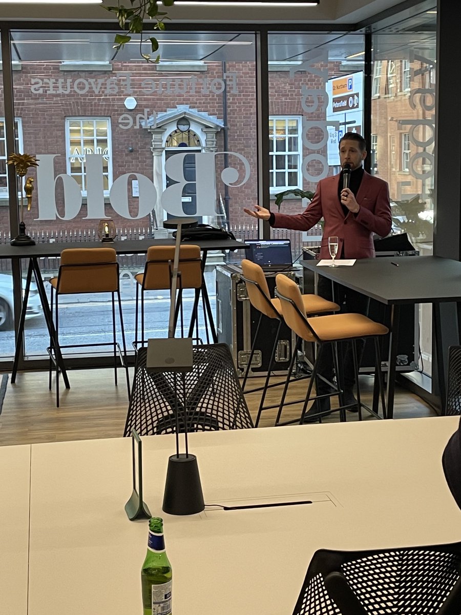 Having a great time at the #WorkBold launch party @ the Bauhaus Manchester with some great ppl. Finally met the legend himself ⁦<a href="/Caleb_Parker/">𝐂𝐚𝐥𝐞𝐛 𝐏𝐚𝐫𝐤𝐞𝐫</a>⁩ &amp; even his cute dog! #FortunefavourstheBold