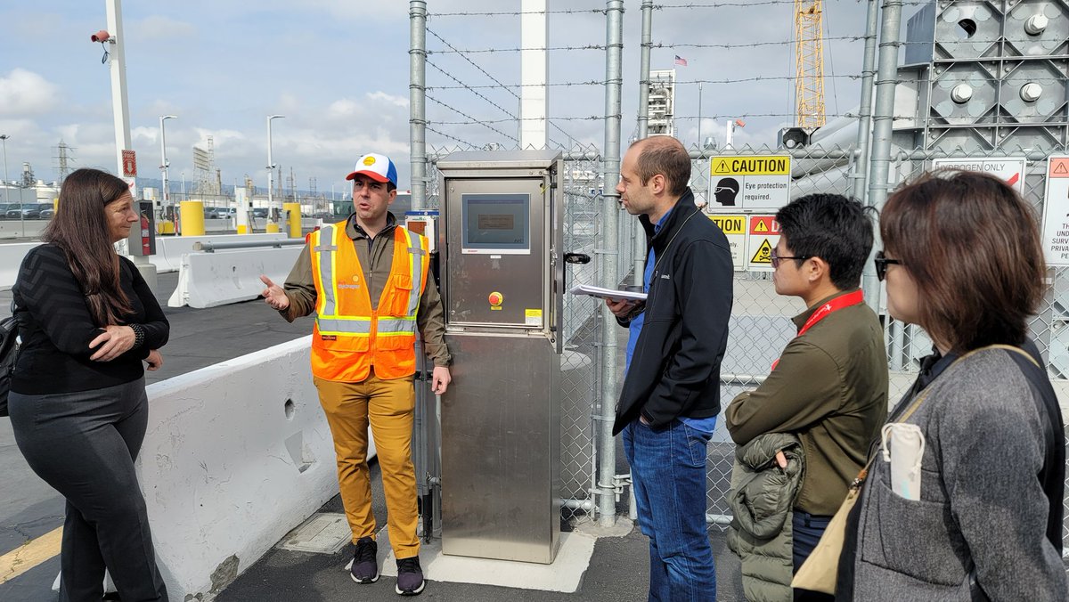VTOLsociety's tweet photo. Thanks so much to Kate Miner and
Stephen Leff
of @Shell's #Hydrogen truck refueling team. They gave an awesome technical tour of the Long Beach #H2 facility to attendees of the first #H2aero workshop in the US, building the community to realize #H2eVTOL, #H2eSTOL & #H2eCTOL! https://t.co/wxbmwnb5q3
