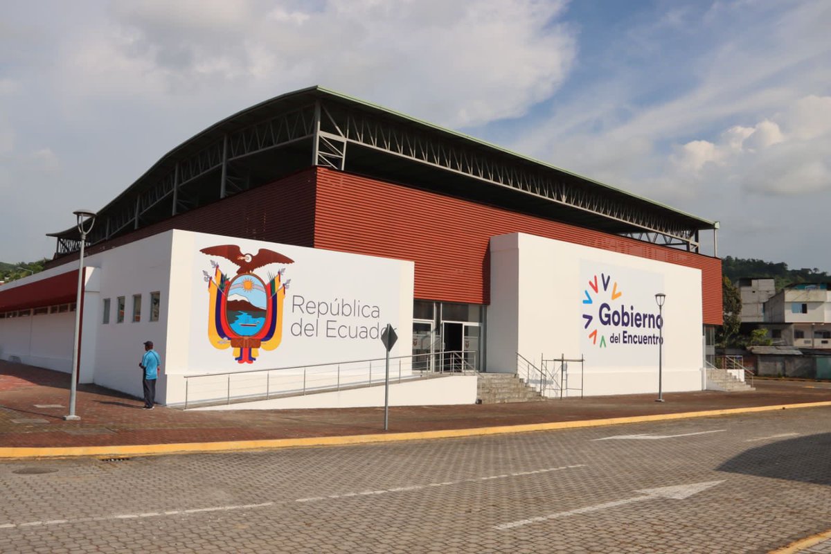 ValenCenteno's tweet photo. Lo que se promete, se cumple💯🙌🏼@DeporteEc @SebasPalaciosSP 

Hoy se abren nuevamente las puertas del Complejo SAN RAFAEL en Esmeraldas. En esta primera fase se habilitan varios espacios para nuestros deportistas. ¡Han sido meses de mucho trabajo en equipo! 

#JuntosPorElDeporte https://t.co/Z0l6YYL6TI