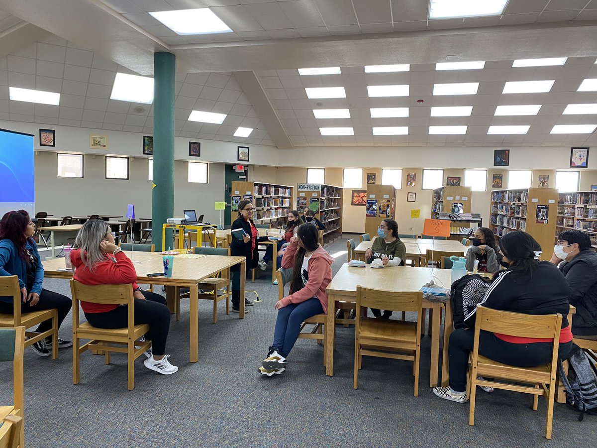 ParklandLibrar1's tweet photo. What a beautiful story! Our Matador Book Club, just finished reading “ I Am Not Your Perfect Mexican Daughter “
@ErikaLSanchez @JSalgado_PHS @phsmats #librarylife #TheDistrict https://t.co/I0WmrQYp2v