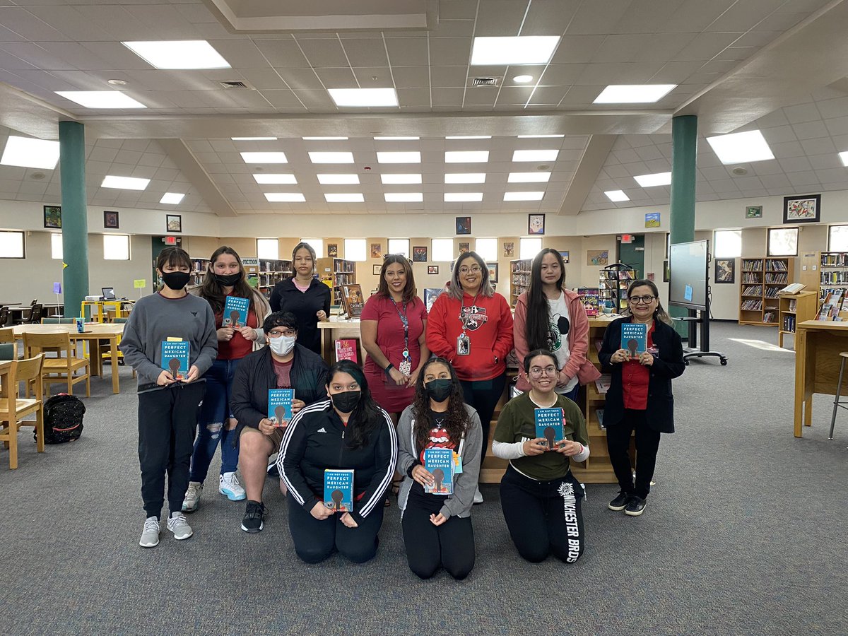 ParklandLibrar1's tweet photo. What a beautiful story! Our Matador Book Club, just finished reading “ I Am Not Your Perfect Mexican Daughter “
@ErikaLSanchez @JSalgado_PHS @phsmats #librarylife #TheDistrict https://t.co/I0WmrQYp2v
