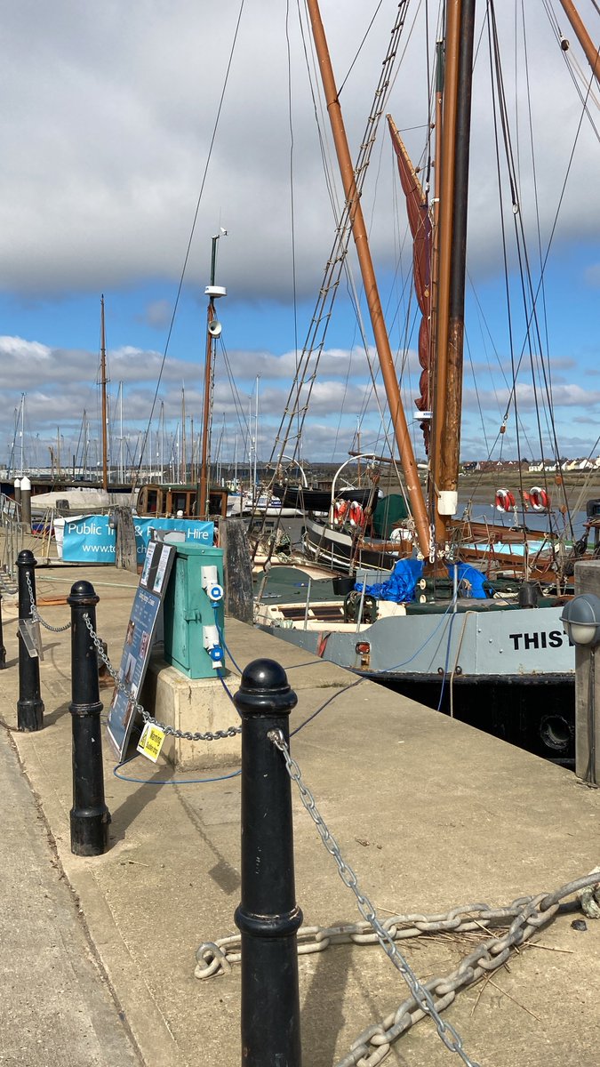 chigwell_tours's tweet photo. 😍 We had a lovely day at the Mother's day Sail with Afternoon Tea last weekend!😍 
​
🌟  ​Maldon is truly a gorgeous place! 🌟 https://t.co/H37BZw0UiL