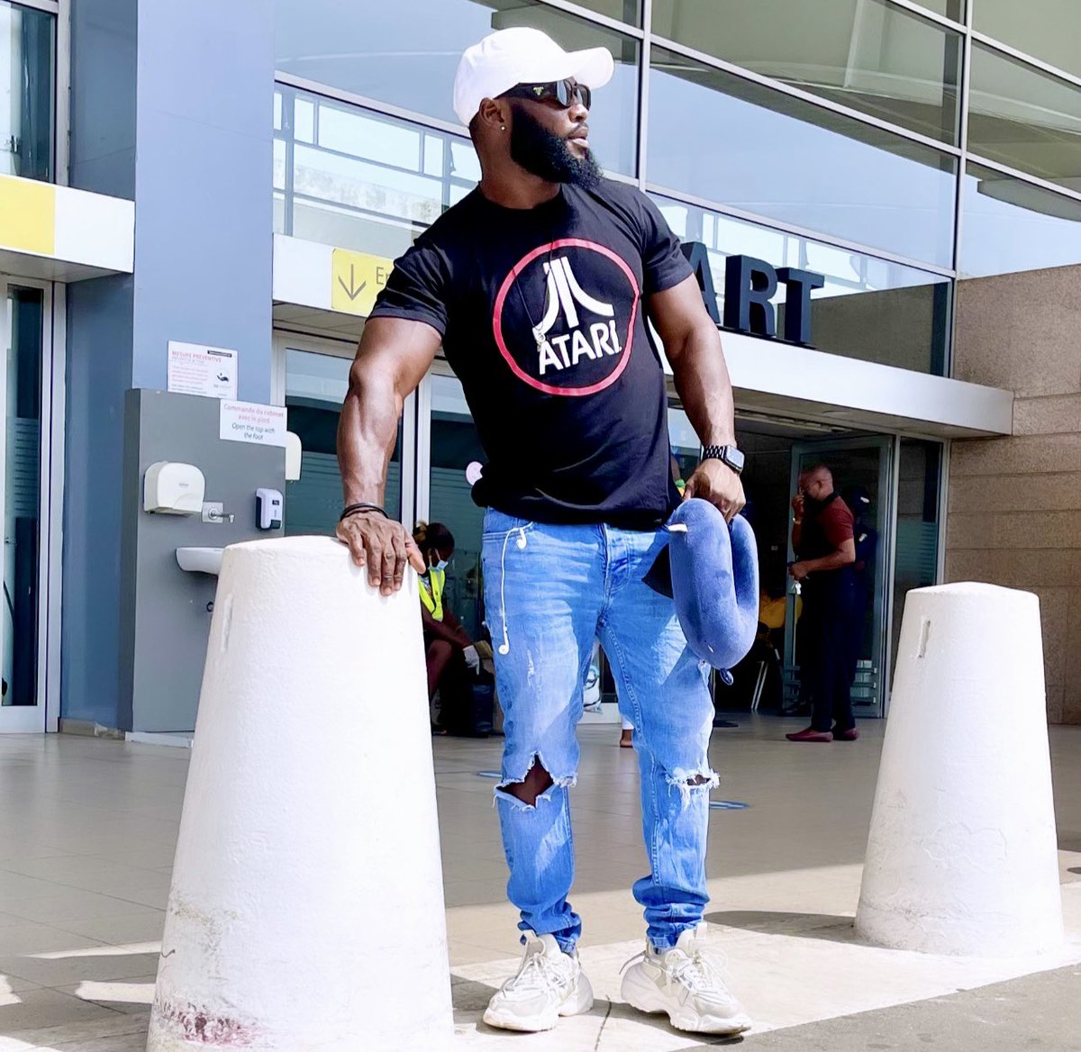 paulinhowolf14's tweet photo. Watch me go all over the world🌎 I’m the star💫 that burnin’ the bright’’ 
✈️👋🏿👋🏿😭😭🇨🇮🇨🇮🛫🛫💰💰🦾🦾🐺🐺🖤🖤🤍🤍🤎🤎🥵🥵🥶🥶🔥🔥💥💥🍫🍫 #airplanetiktok #theworld #flyaway #aroundtheworld #flymode #sky #goinhome #seeyouagainabidjan #byeabidjan #blackman #chocolate #TikTok #hot https://t.co/T6hRr9oosT