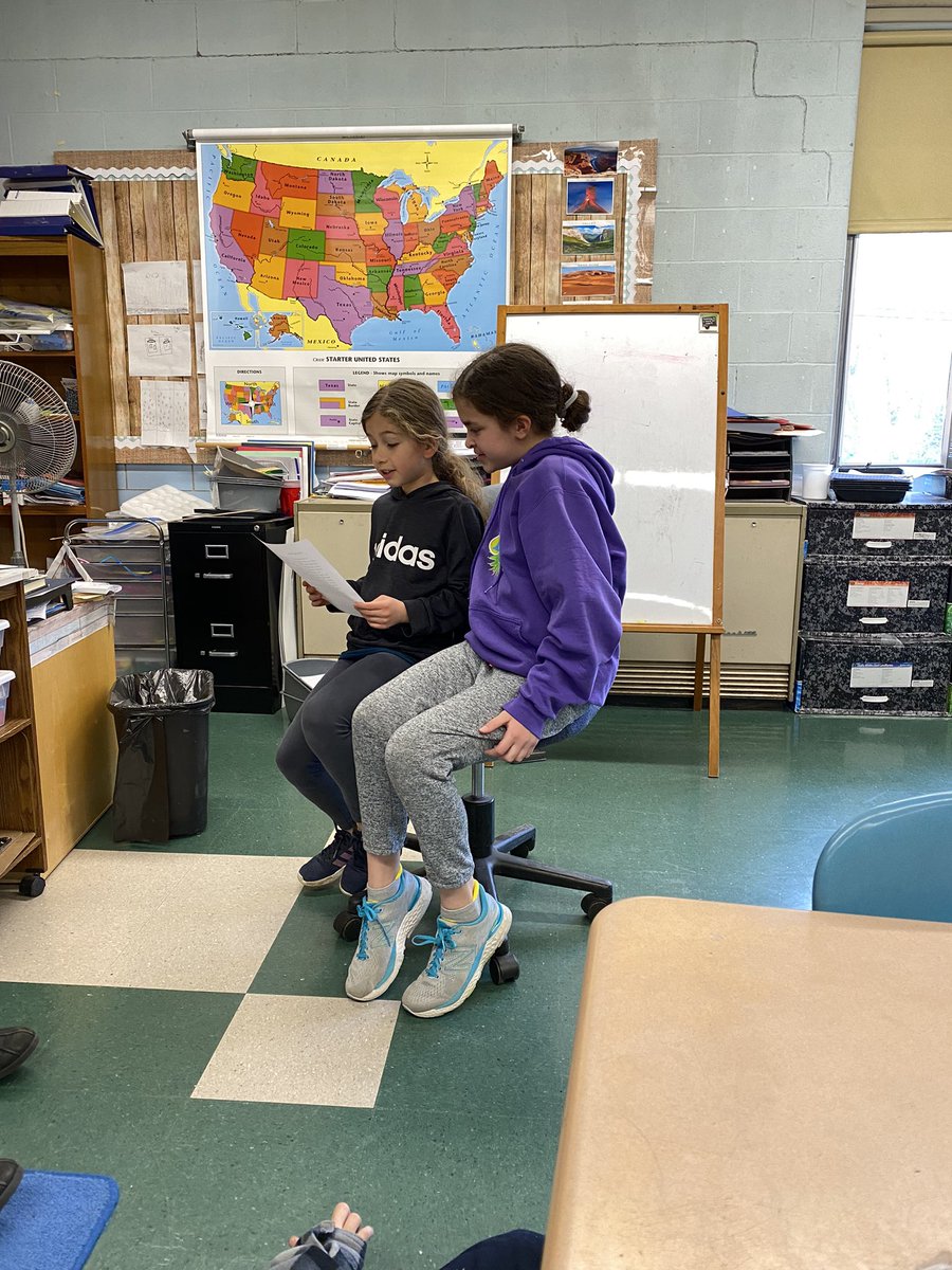 MrsScottDale's tweet photo. Sharing our writing…and a chair! #beproudbedale #medfieldps https://t.co/DfZcaJZTvN