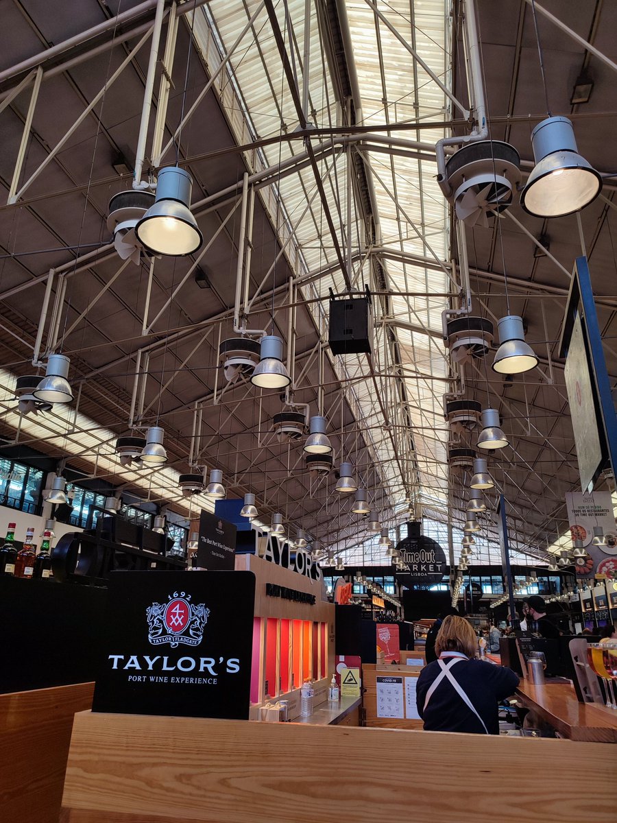 goncalosant's tweet photo. @TimeOutLisboa  great food great atmosphere 😎 https://t.co/VGNjjRkg42