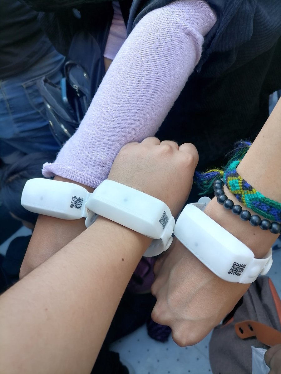 em_hs00's tweet photo. 29|03|22 💜🤍🇲🇽 #ColdplayGuadalajara  #MusicOfTheSpheresWorldTour https://t.co/gPjVGAX6Xn