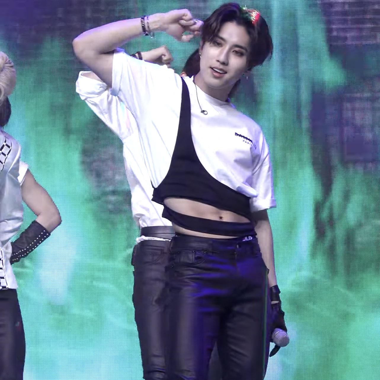 Legendary Kpop Abs ♂️ on X: 