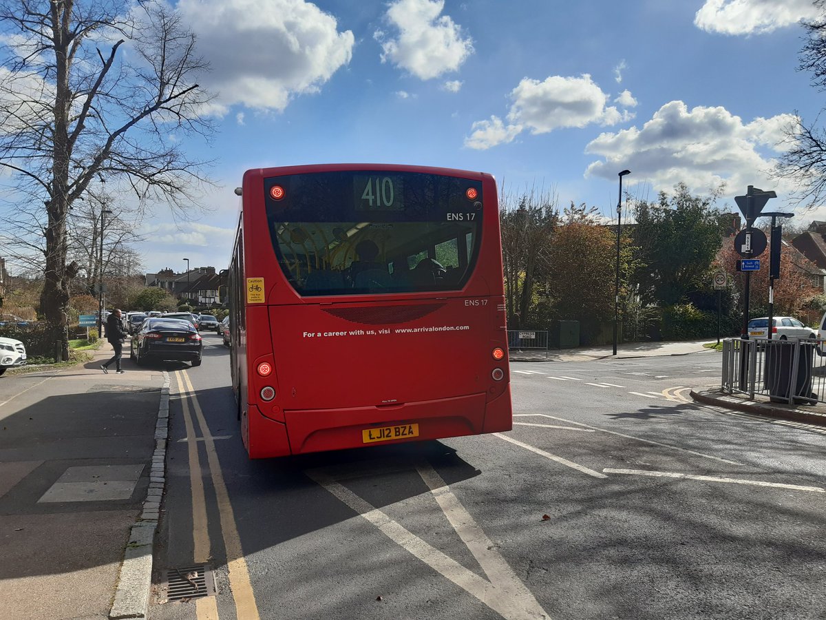 AucklandRoadSBS's tweet photo. It's a record.... quadruple whammy.... #pavementparking #doubleyellow #roundabout #busblocker
@PegasusAcademy please remind parents to park considerately. Even better to walk/scoot or cycle to school as most others do. https://t.co/IGcT1Zf4ci