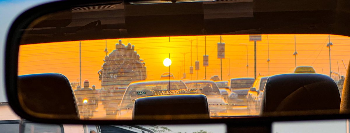 sikanderbizenjo's tweet image. If you’re tired of this self-serving speech, he’s a shot from this evening. 

A bus full to the roof. Traffic jam on Shahra-e-Faisal. And a beautiful sunset. 

#rareview #Karachi